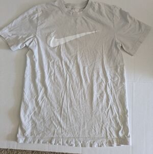 THE NIKE TEE Mens Lightweight Logo Graphic Classic Fit T-Shirt S
